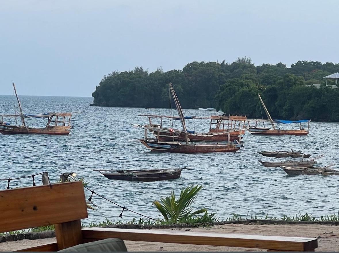 Calamari Beach Resort Zanzibar 外观 照片